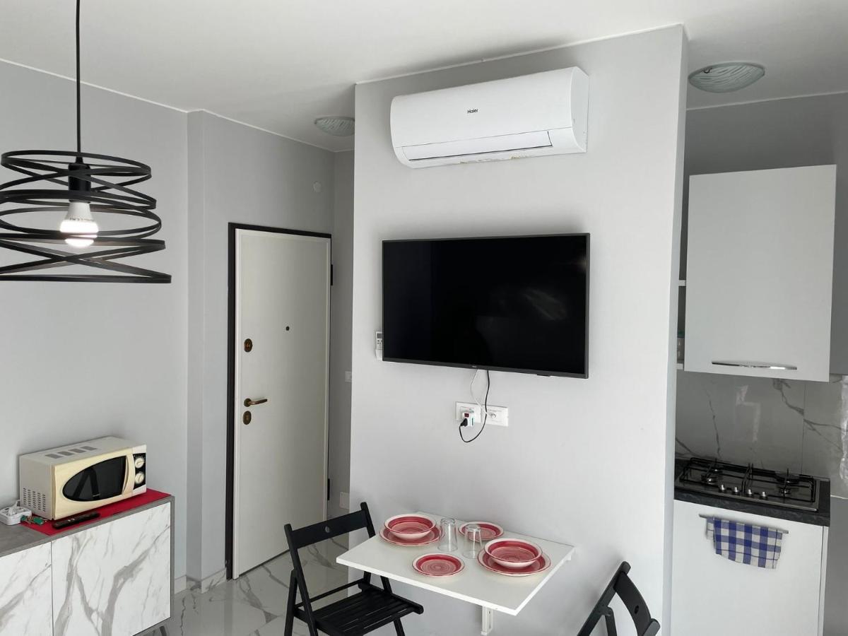Wh - Cuore Home - Attico Monolocale Con Parcheggio Gratuito - 5 Minuti Dal Centro - Wifi Sanremo Dış mekan fotoğraf
